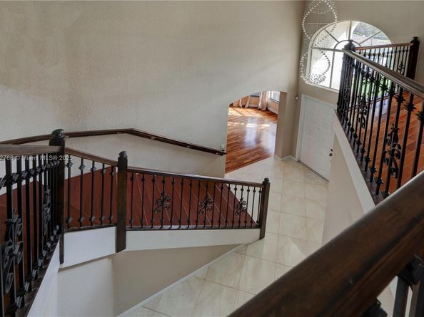 6777 NW 44th Ct, Coral Springs FL 33067
