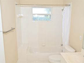 6777 NW 44th Ct, Coral Springs FL 33067