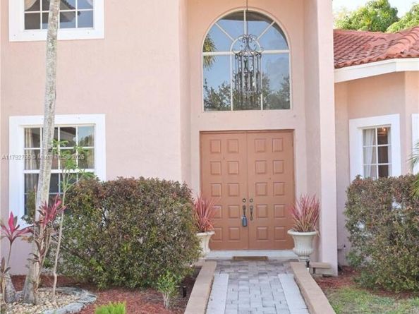 6777 NW 44th Ct, Coral Springs FL 33067