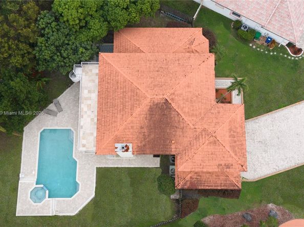 6777 NW 44th Ct, Coral Springs FL 33067