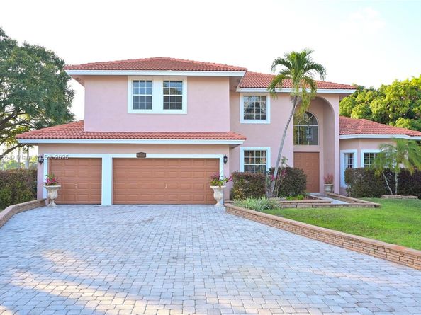 6777 NW 44th Ct, Coral Springs FL 33067
