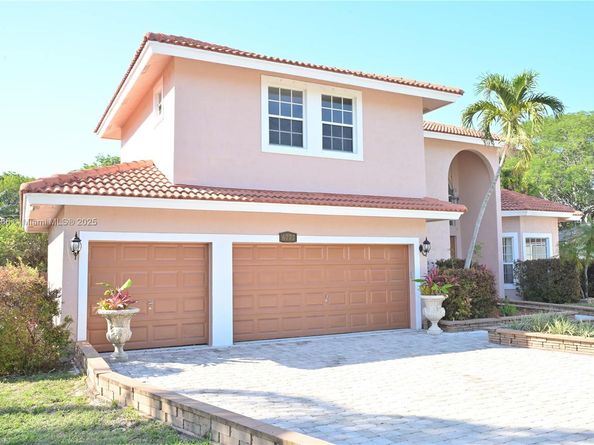 6777 NW 44th Ct, Coral Springs FL 33067