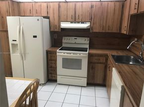 1101 Colony Point Cir 206, Pembroke Pines FL 33026