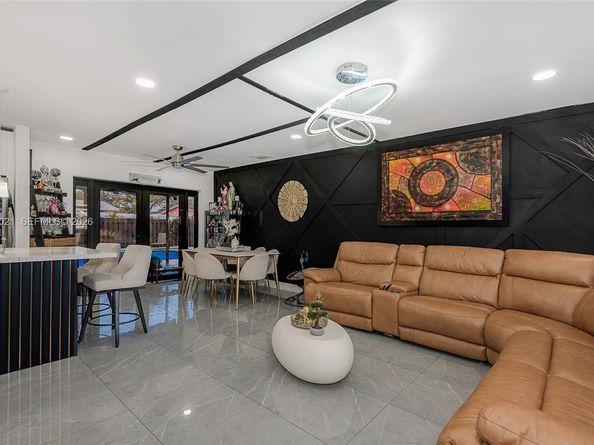 200 SW 69th Ter, Pembroke Pines FL 33023