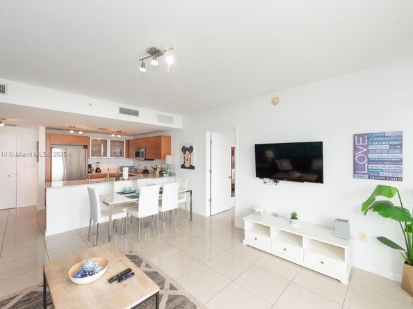 3250 NE 1st Ave 905, Miami FL 33137