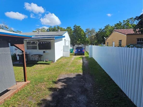 1020 SW 33rd Ave, Miami FL 33135