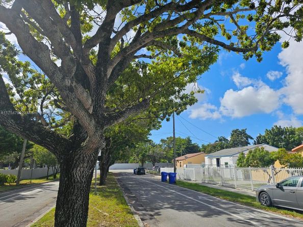 1020 SW 33rd Ave, Miami FL 33135