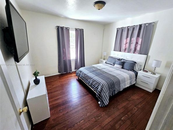 1020 SW 33rd Ave, Miami FL 33135