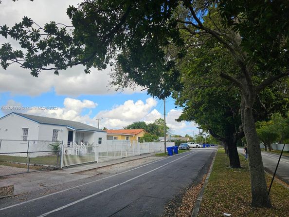1020 SW 33rd Ave, Miami FL 33135