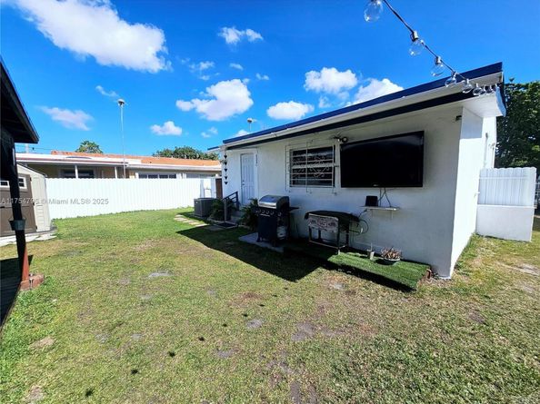 1020 SW 33rd Ave, Miami FL 33135