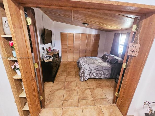 1020 SW 33rd Ave, Miami FL 33135