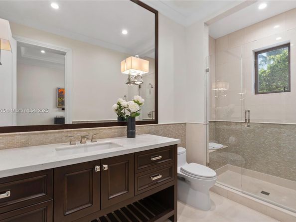 821 Solar Isle Dr, Fort Lauderdale FL 33301
