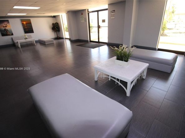 13499 Biscayne Blvd 404, North Miami FL 33181