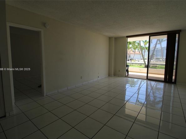 13499 Biscayne Blvd 404, North Miami FL 33181