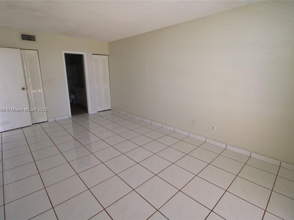13499 Biscayne Blvd 404, North Miami FL 33181