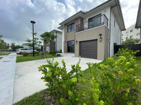 302 NW 11th Ct, Florida City FL 33034