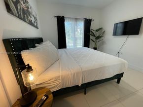 302 NW 11th Ct, Florida City FL 33034