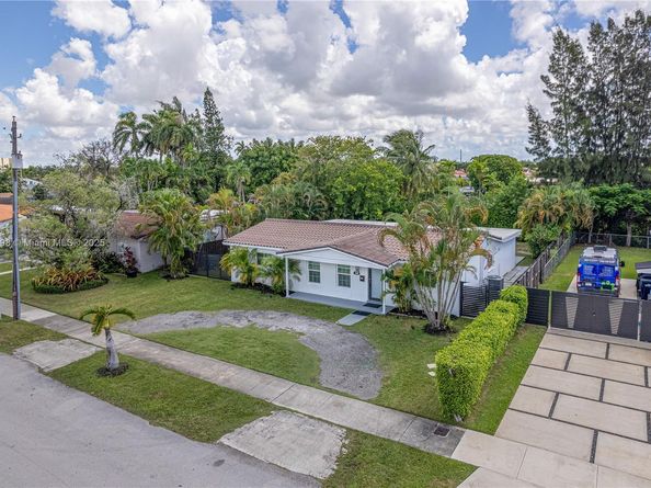 925 SW 94th Ave, Miami FL 33174