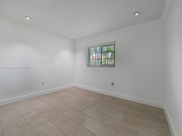 925 SW 94th Ave, Miami FL 33174