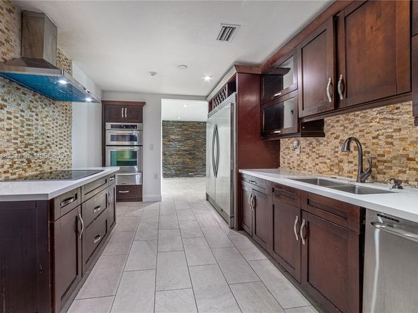 925 SW 94th Ave, Miami FL 33174