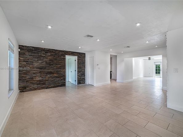 925 SW 94th Ave, Miami FL 33174