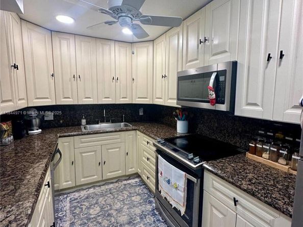 737 SE 1st Way 110, Deerfield Beach FL 33441