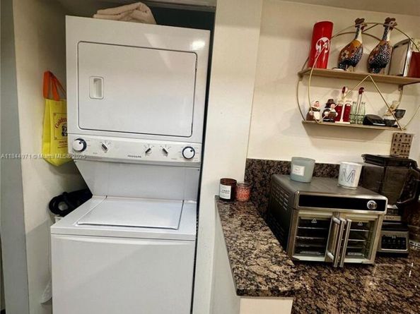 737 SE 1st Way 110, Deerfield Beach FL 33441