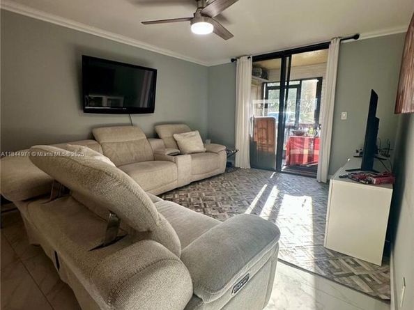 737 SE 1st Way 110, Deerfield Beach FL 33441