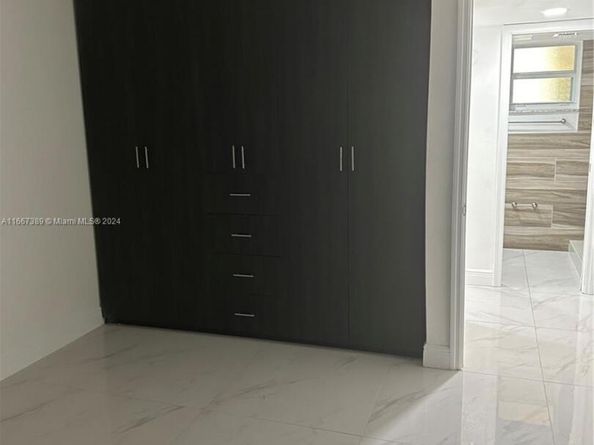 8810 Fontainebleau Blvd 115, Miami FL 33172