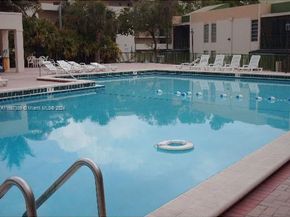 8810 Fontainebleau Blvd 115, Miami FL 33172