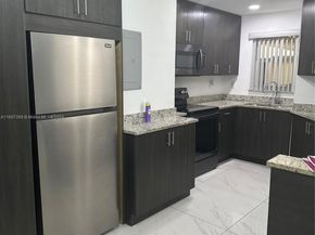 8810 Fontainebleau Blvd 115, Miami FL 33172