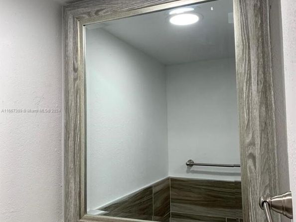 8810 Fontainebleau Blvd 115, Miami FL 33172