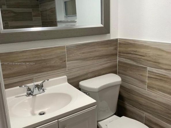 8810 Fontainebleau Blvd 115, Miami FL 33172
