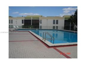 8810 Fontainebleau Blvd 115, Miami FL 33172