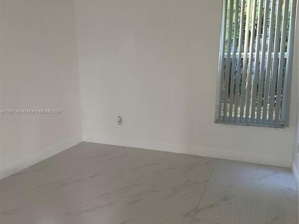8810 Fontainebleau Blvd 115, Miami FL 33172