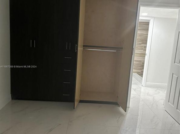 8810 Fontainebleau Blvd 115, Miami FL 33172