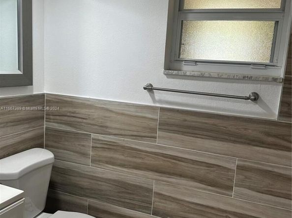 8810 Fontainebleau Blvd 115, Miami FL 33172