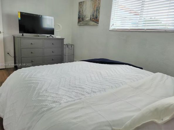 11301 Quail Roost Dr, Miami FL 33157
