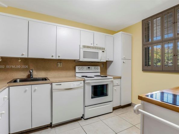 3671 Environ Blvd 368, Lauderhill FL 33319