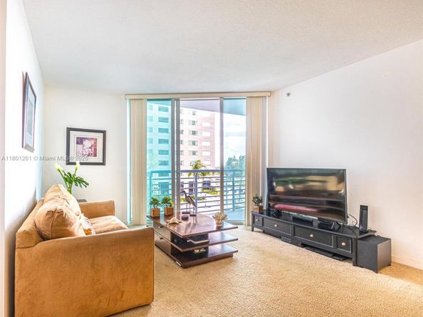 335 S Biscayne Bl 902, Miami FL 33131