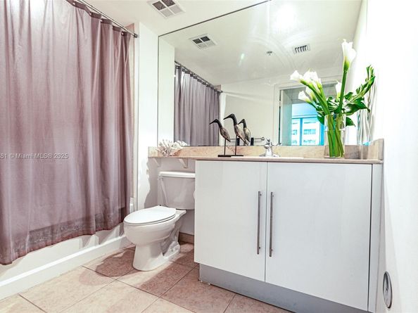 335 S Biscayne Bl 902, Miami FL 33131