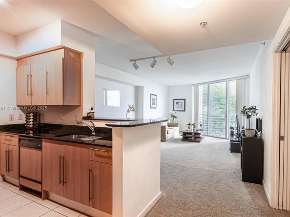 335 S Biscayne Bl 902, Miami FL 33131