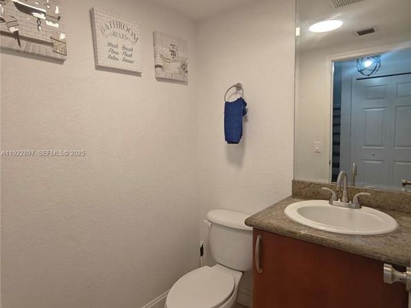 17847 NW 74th Path, Hialeah FL 33015