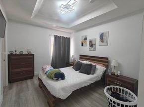 17847 NW 74th Path, Hialeah FL 33015