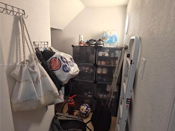 17847 NW 74th Path, Hialeah FL 33015