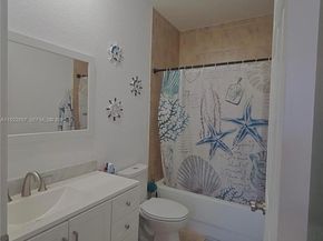 17847 NW 74th Path, Hialeah FL 33015