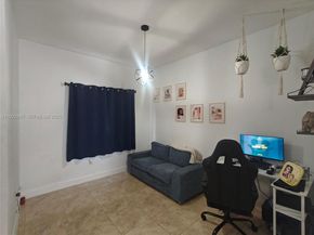 17847 NW 74th Path, Hialeah FL 33015