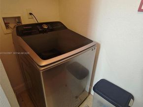 17847 NW 74th Path, Hialeah FL 33015