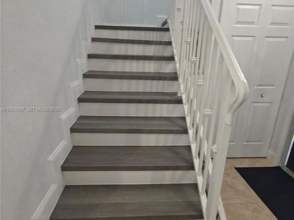 17847 NW 74th Path, Hialeah FL 33015