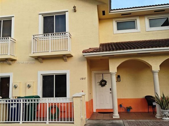 17847 NW 74th Path, Hialeah FL 33015
